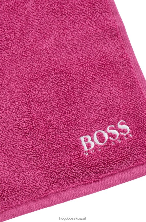 4TFNJN5555 لون القرنفل Hugo Boss قماش وجه من القطن المصري من هوغو مع شعار متباين باللون الوردي