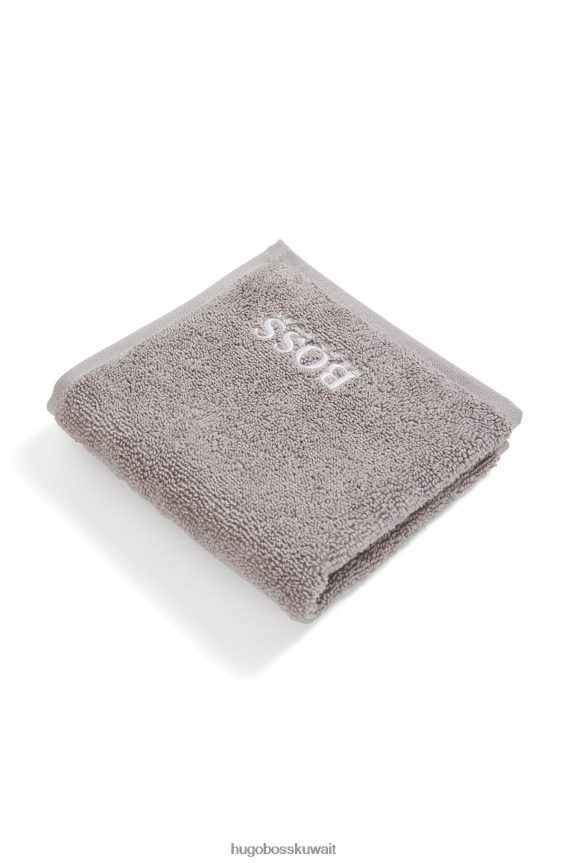 4TFNJN5562 رمادي Hugo Boss قماش وجه من القطن المصري مع شعار متباين باللون الرمادي هوغو