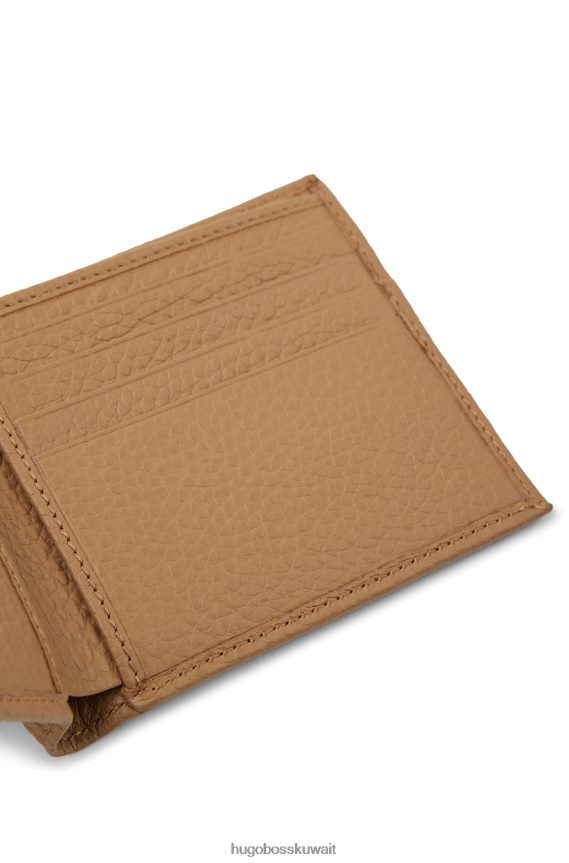 4TFNJN5568 البني الفاتح Hugo Boss محفظة من الجلد الإيطالي مع شعار هيوجو باللون البني الفاتح