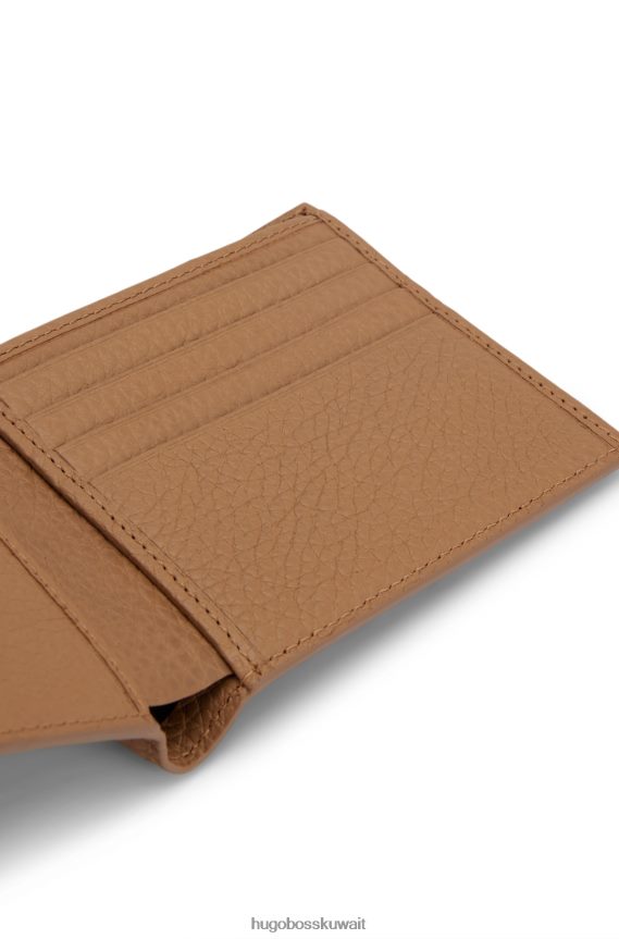 4TFNJN5569 اللون البيج Hugo Boss محفظة من الجلد الإيطالي باللون البيج مع شعار Hugo باللون الفضي
