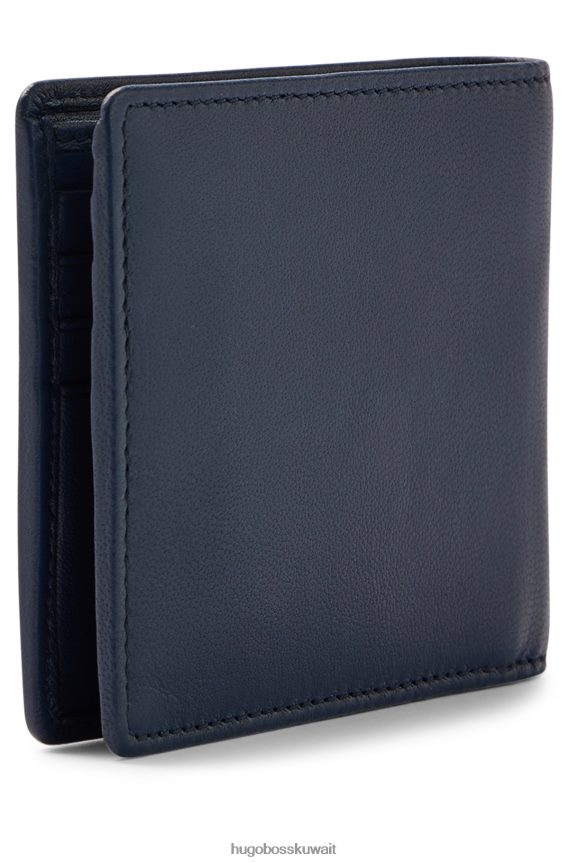 4TFNJN5594 أزرق غامق Hugo Boss محفظة هوغو جلدية مع شعار أحمر وفتحات متناسقة للبطاقات باللون الأزرق الداكن