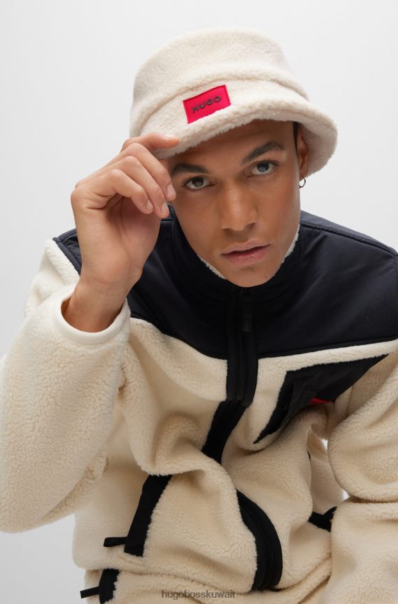 4TFNJN5596 أبيض Hugo Boss قبعة دلو مصنوعة من صوف تيدي مع شعار أحمر اللون باللون الأبيض