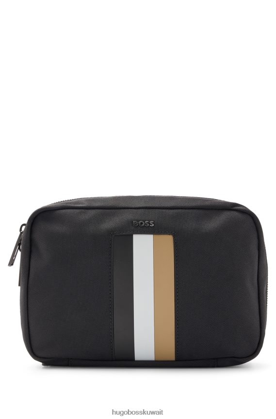 4TFNJN5613 أسود Hugo Boss حقيبة هوغو سوداء بسحاب مصنوعة من قماش معاد تدويره مع شريط مميز