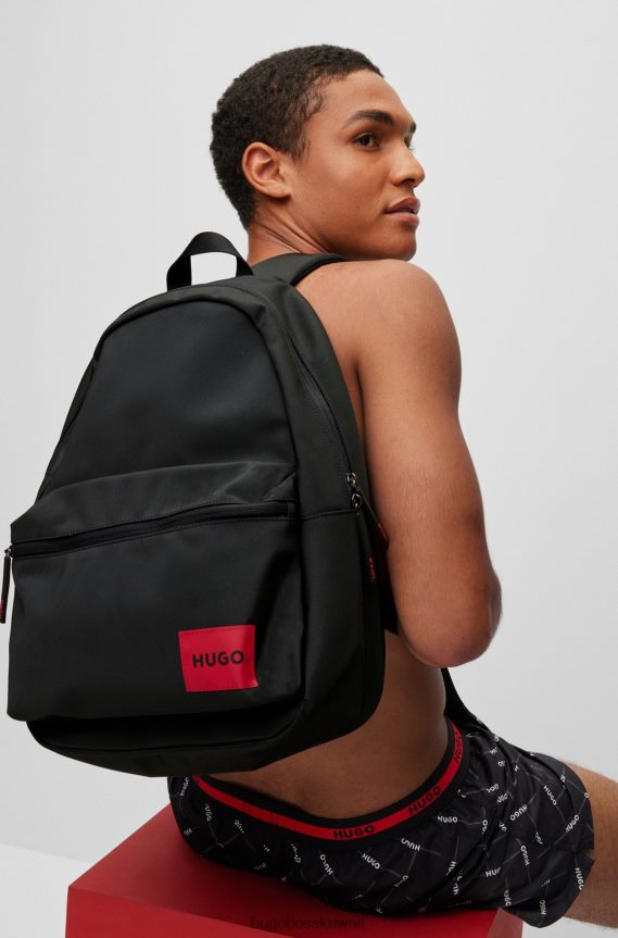 4TFNJN5626 أسود Hugo Boss حقيبة ظهر Hugo سوداء من النايلون المعاد تدويره مع ملصق شعار أحمر