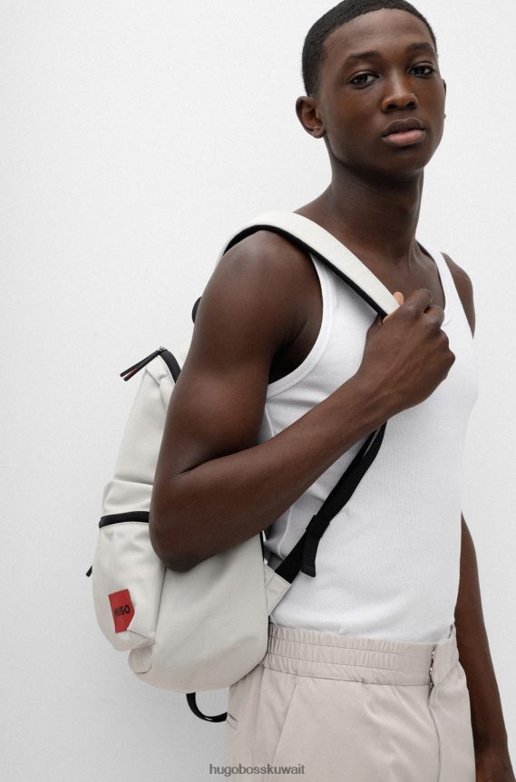 4TFNJN5627 أبيض Hugo Boss حقيبة ظهر Hugo مصنوعة من النايلون المعاد تدويره مع ملصق شعار أحمر باللون الأبيض