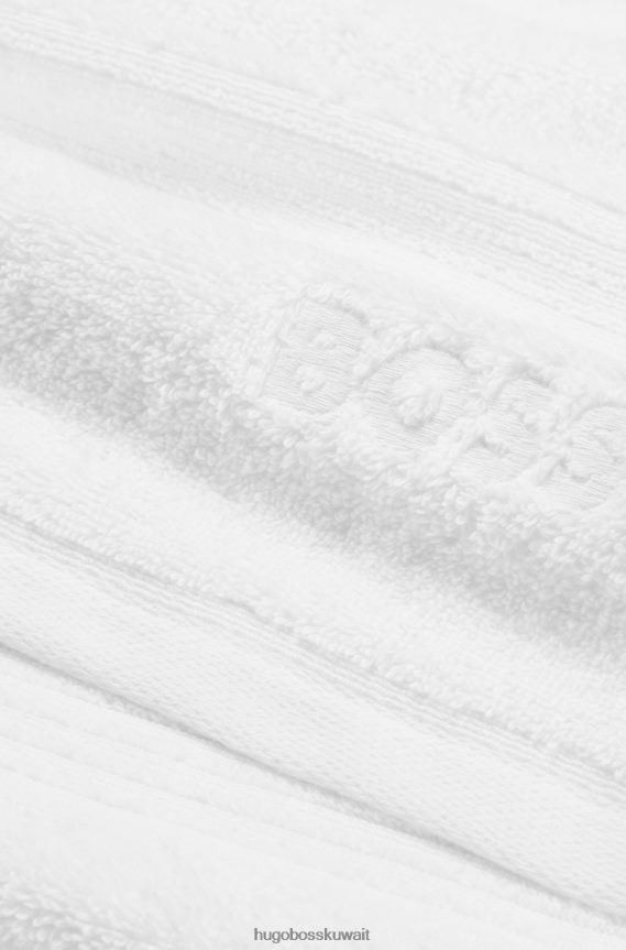 4TFNJN5645 أبيض Hugo Boss منشفة حمام هوغو بيضاء مطرزة بشعار الماركة من قطن بحر إيجه