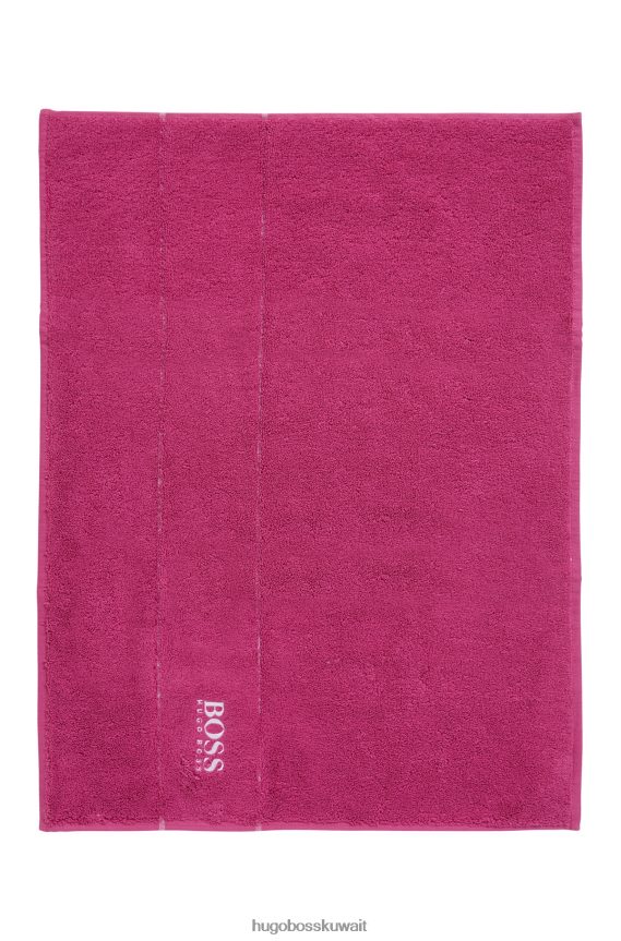 4TFNJN5653 لون القرنفل Hugo Boss سجادة حمام هوغو من القطن المصري مع شعار متباين باللون الوردي