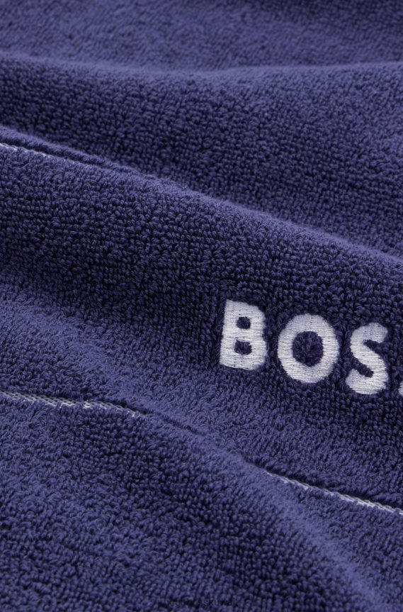 4TFNJN5668 أزرق غامق Hugo Boss منشفة يد من القطن المصري باللون الأزرق الداكن مع شعار هوغو متباين