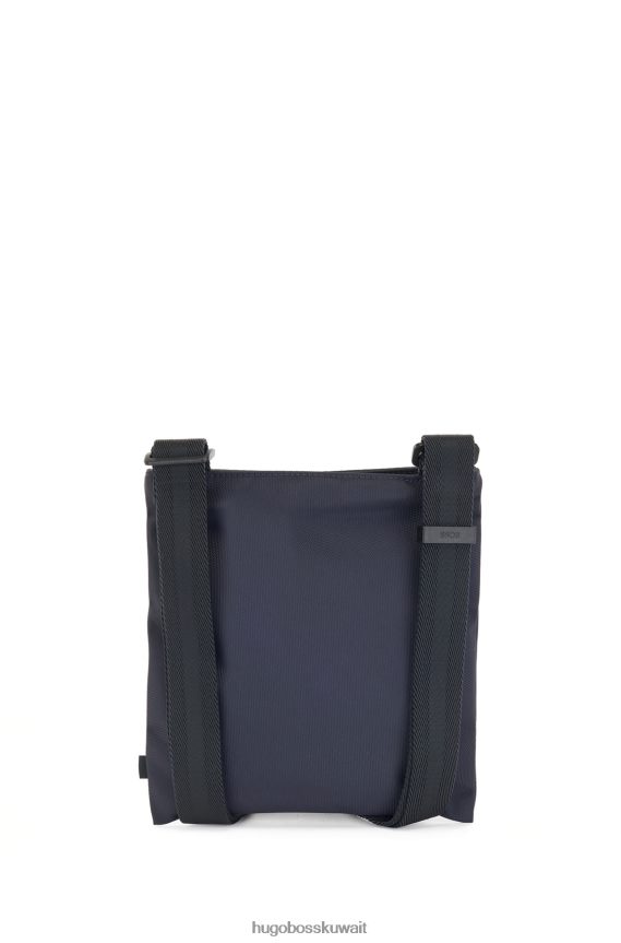 4TFNJN5721 أزرق غامق Hugo Boss حقيبة هيوغو باللون الأزرق الداكن مصنوعة من قماش معاد تدويره مع شعار متعدد الألوان