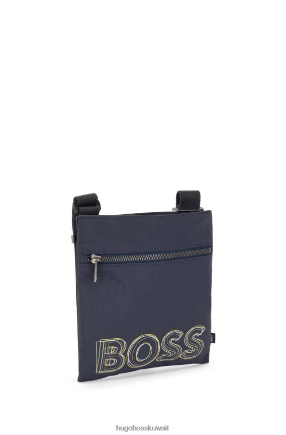 4TFNJN5721 أزرق غامق Hugo Boss حقيبة هيوغو باللون الأزرق الداكن مصنوعة من قماش معاد تدويره مع شعار متعدد الألوان