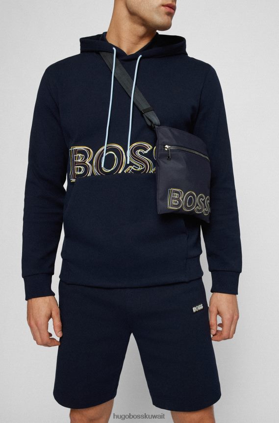 4TFNJN5721 أزرق غامق Hugo Boss حقيبة هيوغو باللون الأزرق الداكن مصنوعة من قماش معاد تدويره مع شعار متعدد الألوان