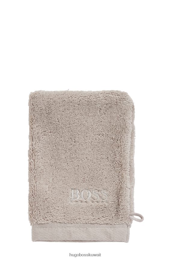 4TFNJN5724 البيج الفاتح Hugo Boss قفاز غسيل بشعار الماركة مصنوع من قطن بحر إيجه باللون البيج الفاتح