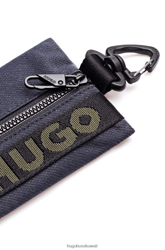 4TFNJN5768 أزرق غامق Hugo Boss حافظة عملات معدنية بشعار مع مشبك هوغو باللون الأزرق الداكن