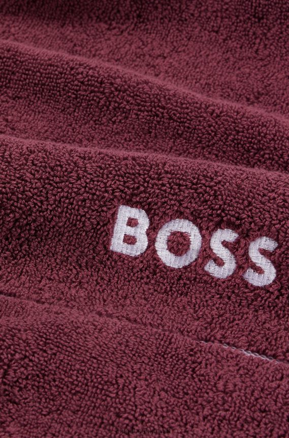4TFNJN5777 الأرجواني الداكن Hugo Boss منشفة حمام من القطن المصري باللون الأرجواني الداكن مع شعار متباين من هوغو
