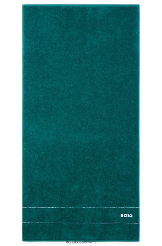 4TFNJN5780 أخضر غامق Hugo Boss منشفة حمام من القطن المصري باللون الأخضر الداكن مع شعار هوغو متباين