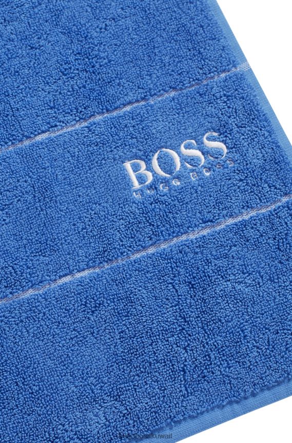 4TFNJN5781 أزرق Hugo Boss منشفة حمام من القطن المصري مع شعار متباين باللون الأزرق هوغو