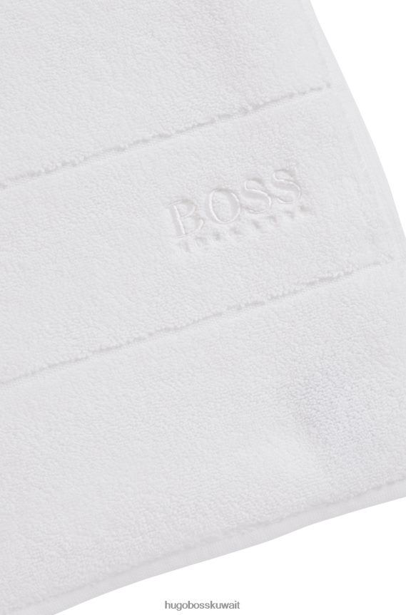 4TFNJN5787 أبيض Hugo Boss منشفة حمام من القطن المصري مع شعار متباين هوغو أبيض
