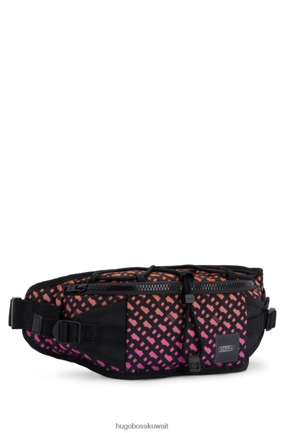 4TFNJN5790 منقوشة Hugo Boss × حقيبة خابي مصنوعة من القماش المعاد تدويره