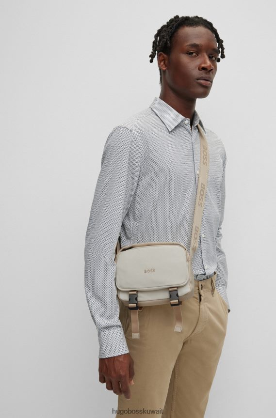4TFNJN5799 أبيض Hugo Boss حقيبة ماسنجر من النايلون المُعاد تدويره مع شعار هوغو باللون الأبيض