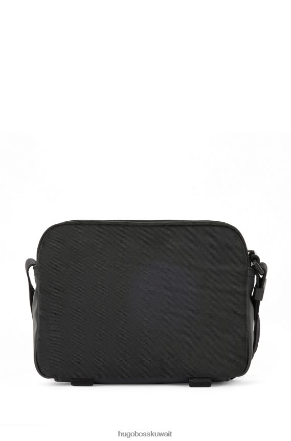 4TFNJN5800 أسود Hugo Boss حقيبة ماسنجر من النايلون المعاد تدويره باللون الأسود مع شعار هوغو