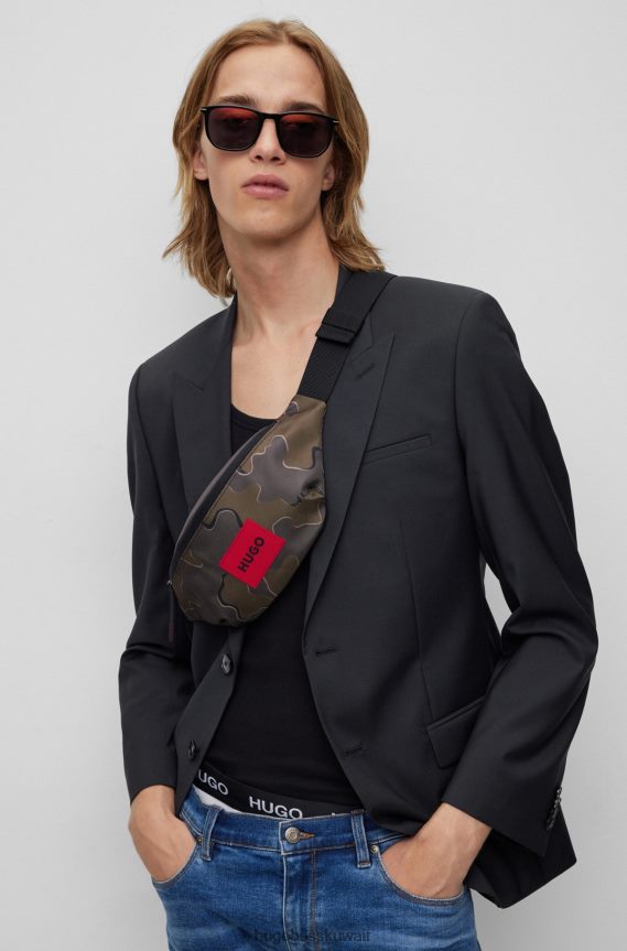 4TFNJN5820 منقوشة Hugo Boss حقيبة حزام بشعار الماركة مصنوعة من قماش معاد تدويره مع طبعة هوغو مموهة