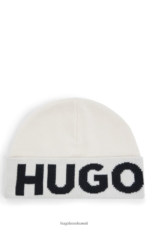 4TFNJN5842 أبيض Hugo Boss قبعة صغيرة مع شعار متباين منسوج من قماش الجاكار باللون الأبيض