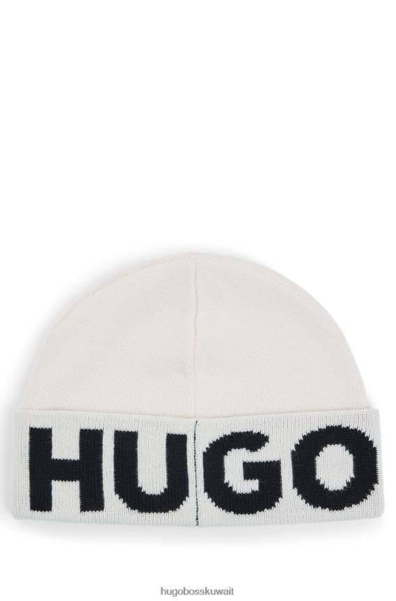 4TFNJN5842 أبيض Hugo Boss قبعة صغيرة مع شعار متباين منسوج من قماش الجاكار باللون الأبيض
