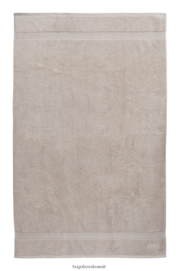 4TFNJN5934 البيج الفاتح Hugo Boss منشفة حمام بشعار بيج فاتح من قطن هوغو بحر إيجه