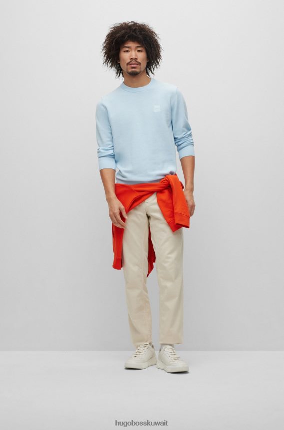 4TFNJN934 أزرق فاتح Hugo Boss سترة برقبة دائرية باللون الأزرق الفاتح من القطن والكشمير مع شعار هوغو