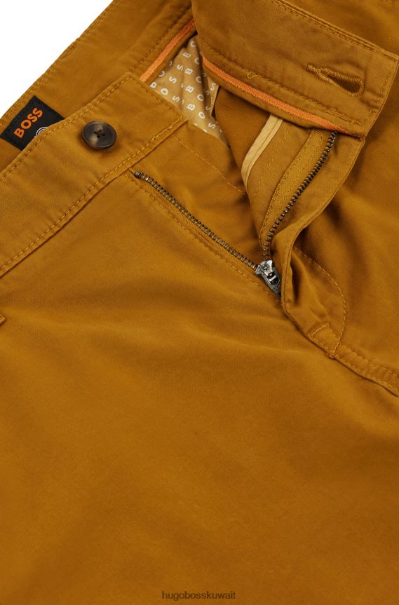 4TFNJN958 اللون البيج Hugo Boss بنطلون بيج بقصّة ضيّقة من هوغو الساتان القطني المطاطي