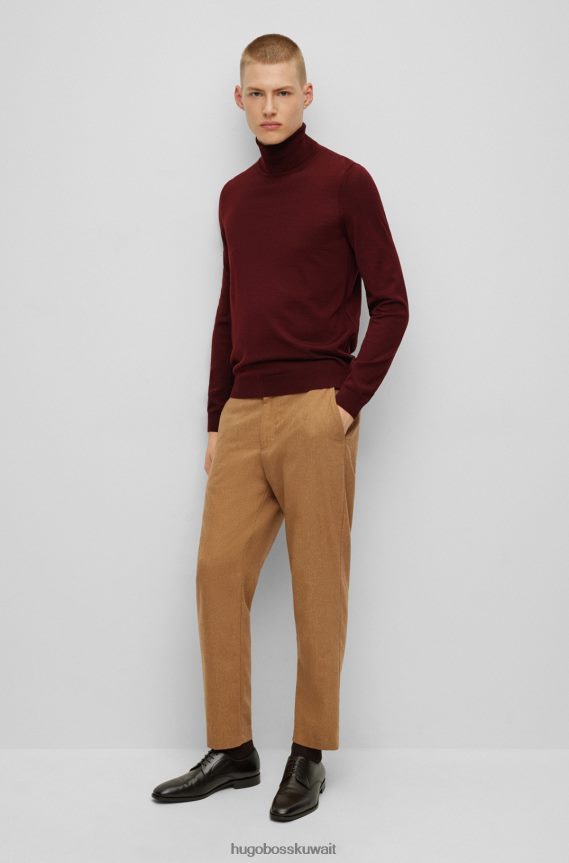 4TFNJN984 احمر غامق Hugo Boss سترة هوغو ذات الياقة المدورة ذات قصة ضيقة باللون الأحمر الداكن من الصوف البكر