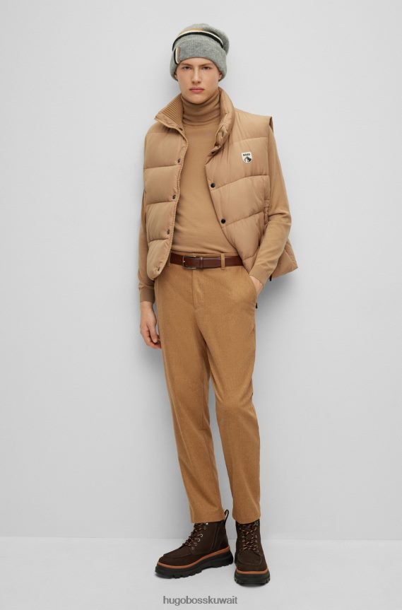 4TFNJN988 اللون البيج Hugo Boss سترة بياقة دائرية باللون البيج من هوغو من الصوف البكر